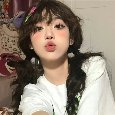 拉萨伴游女生卞寄蕾的资料